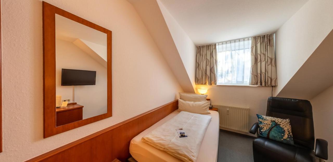 Hotel Loewen Meckenbeuren Ngoại thất bức ảnh