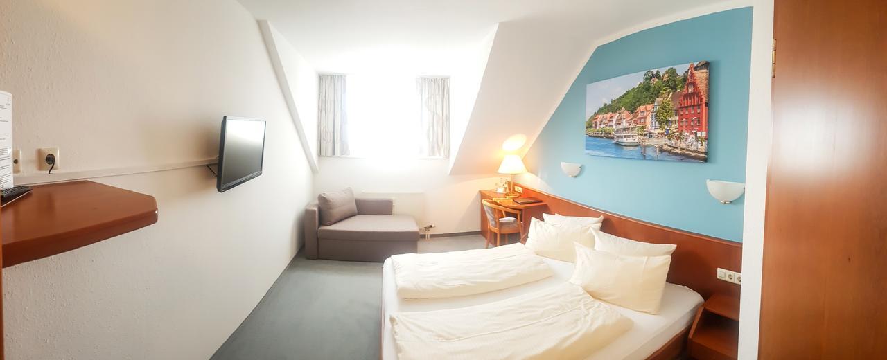Hotel Loewen Meckenbeuren Ngoại thất bức ảnh